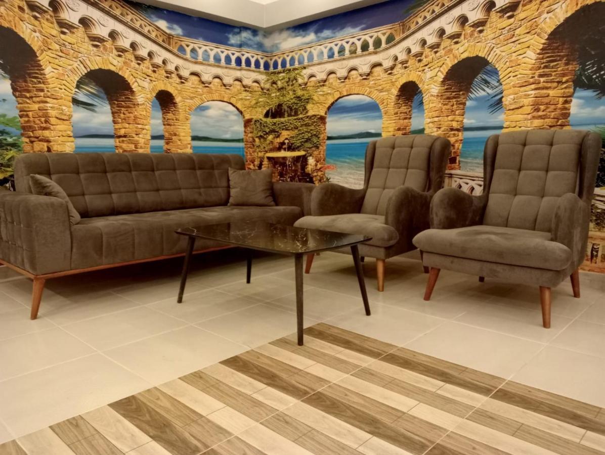 Side Leon Otel エクステリア 写真