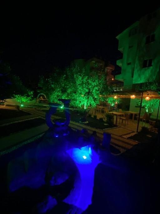 Side Leon Otel エクステリア 写真