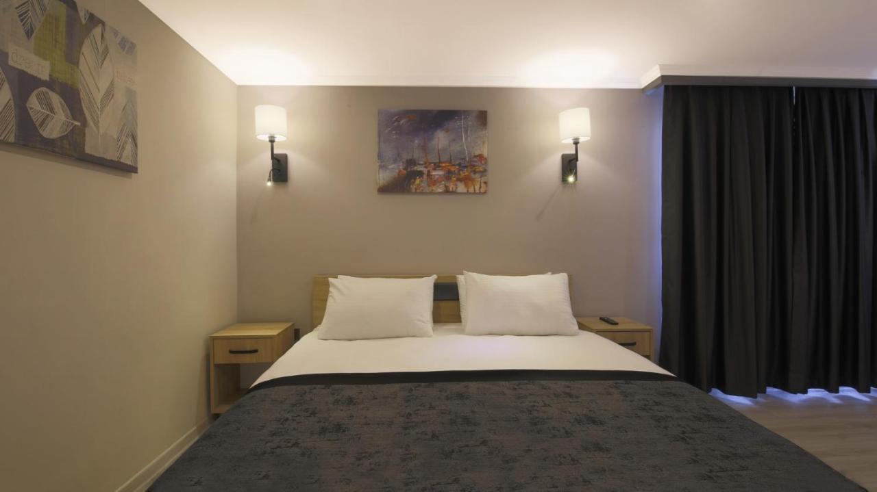 Side Leon Otel エクステリア 写真